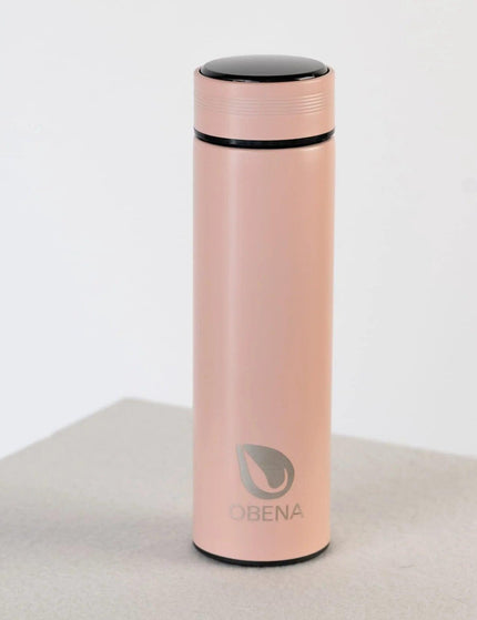 Bouteille isotherme rose Obéna avec affichage LED de la température, conçue pour maintenir les boissons chaudes ou froides pendant plusieurs heures.